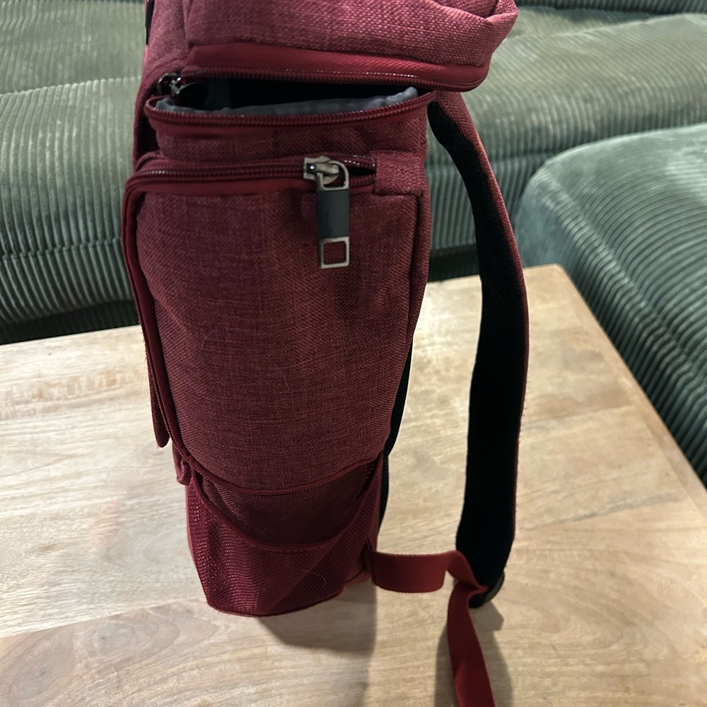 Socko | Red Backpack - Picture 5 of 6